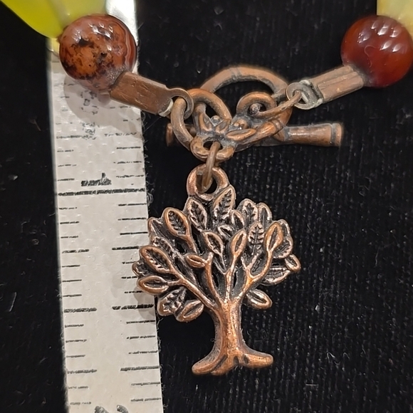 Jade and Carnelian Beaded Bracelet - Picture 5 of 6